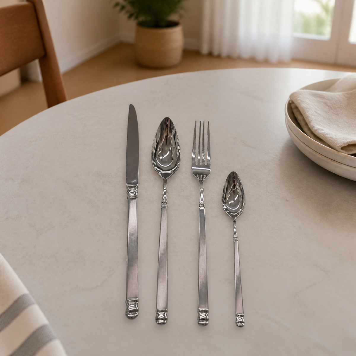 One of six dinner spoons 20.5 cm