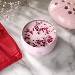Luxury Rose Petal Scented Soy Candle in Pink Ceramic for Aromatherapy & Relaxation